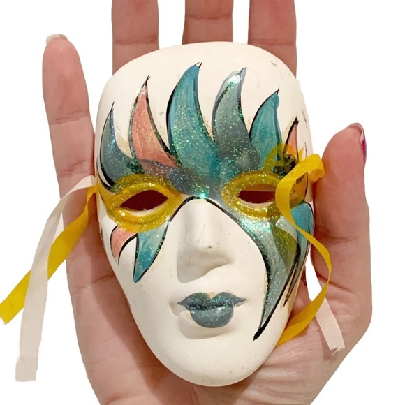 Set of 2 Ceramic Painted Small Venetian-Style Masks Sparkly Pink Blue Red Ribbon - Picture 8 of 8